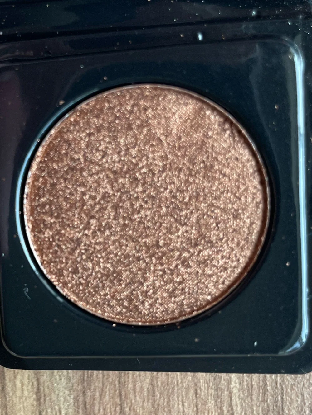 Hikari Cream Pigment Eyeshadow  “Latte”